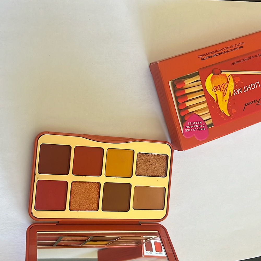 Too faced Light My Fire Eyeshadow Palette new